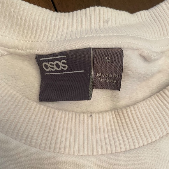 ASOS- white crewneck sweatshirt - Picture 2 of 2
